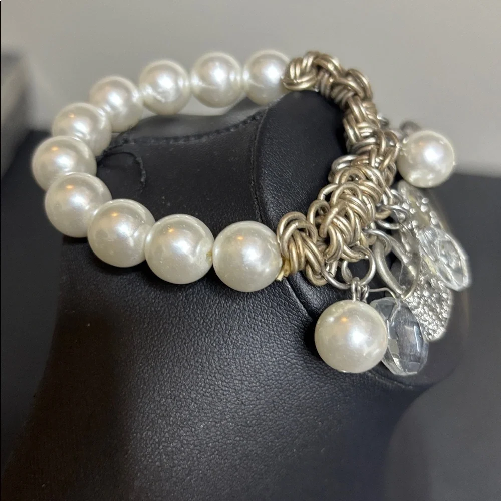 Glass Metal Victorian Charm Heart Fleur De Lis Pearl Stretch Bracelet